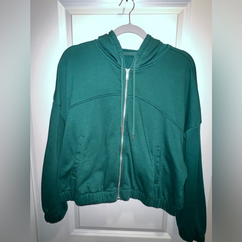 Old Navy Mid Length Full-zip Hoodie
Size XL